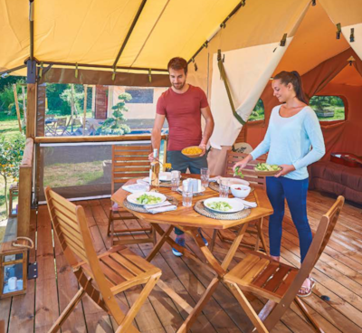Victoria lodge tent 30m² / 2 bedrooms - Covered terrace (no bathroom) — 3