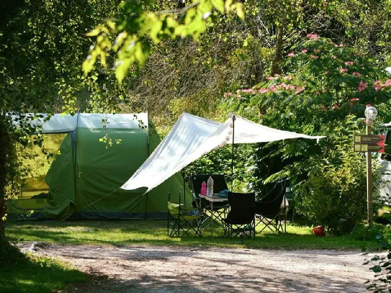 Emplacement Standard Sans Électricité (Voiture + Tente/Caravane Ou Camping-Car)
