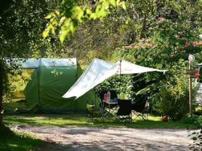 STANDARD Pitch without electricity (car + tent/caravan or camping-car) — 3