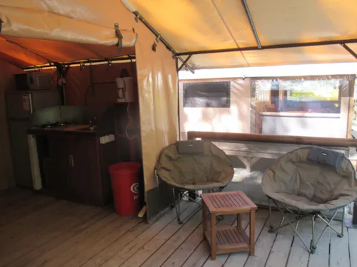 Location - Lodge Victoria 2Ch - 30M2 - image n°7 - Camping Les Acacias