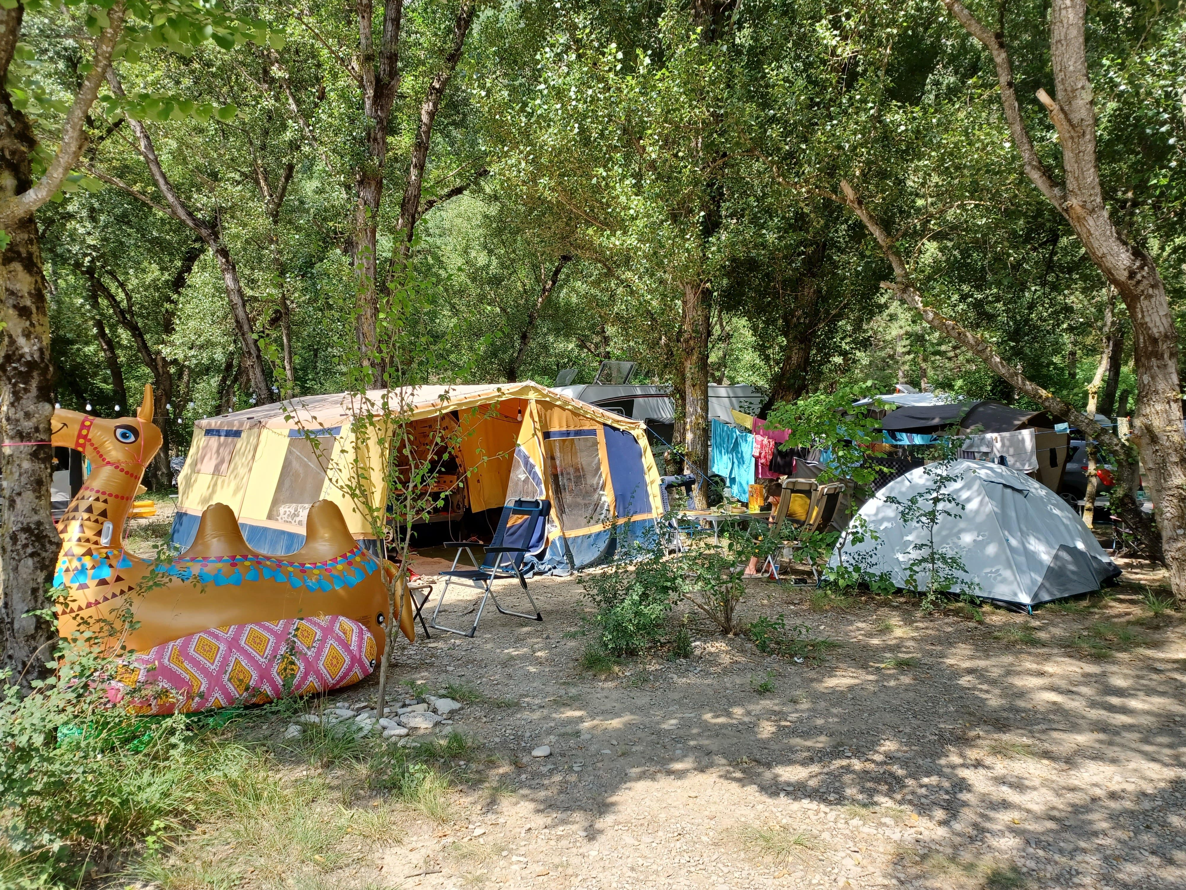 Emplacement - Forfait De Base Emplacement - Camping Les Acacias, Vercheny