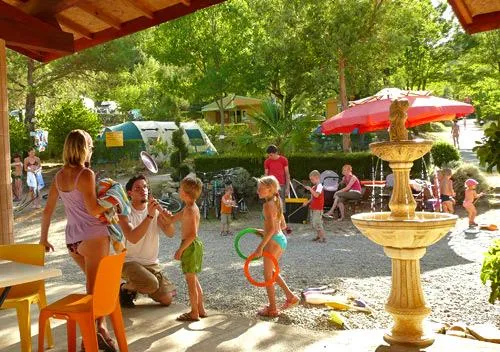 CAMPING ISERAND CALME et NATURE***