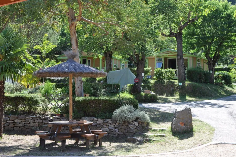 CAMPING ISERAND CALME et NATURE***