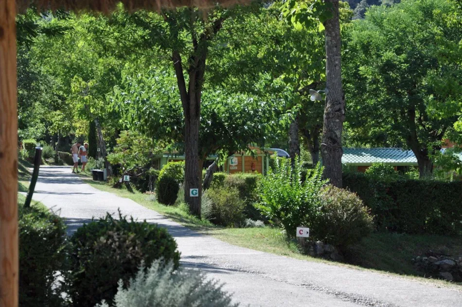 CAMPING ISERAND CALME et NATURE***