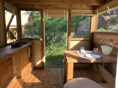 Location - Cabane Sur Pilotis "Supérieure" Forêt (N°10) - image n°3 - CAMPING ISERAND CALME et NATURE***