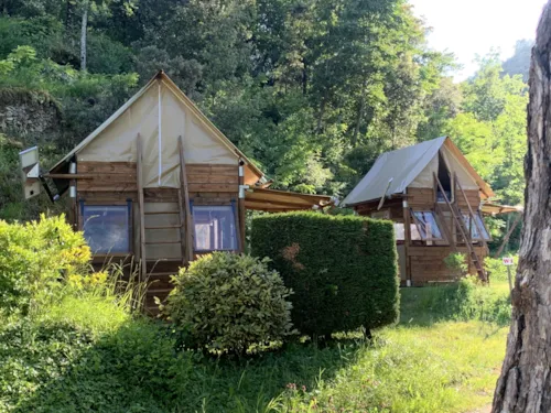 Location - Cabane Sur Pilotis Forêt (N°11) - image n°2 - CAMPING ISERAND CALME et NATURE***
