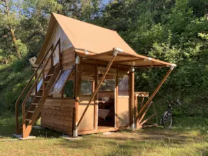 Locatif - Cabane sur Pilotis Forêt (n°11) - CAMPING ISERAND CALME et NATURE***