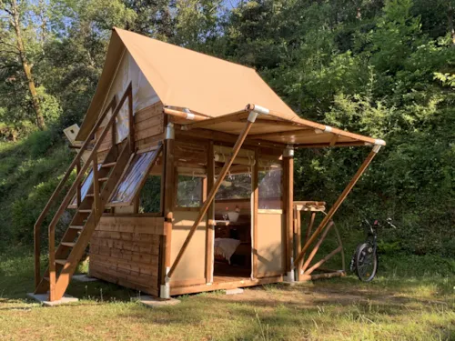 Location - Cabane Sur Pilotis Forêt (N°11) - image n°1 - CAMPING ISERAND CALME et NATURE***