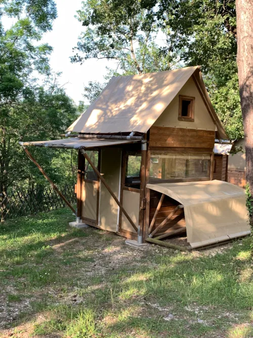 Location - Cabane Sur Pilotis "Supérieure" Forêt (N°10) - image n°1 - CAMPING ISERAND CALME et NATURE***