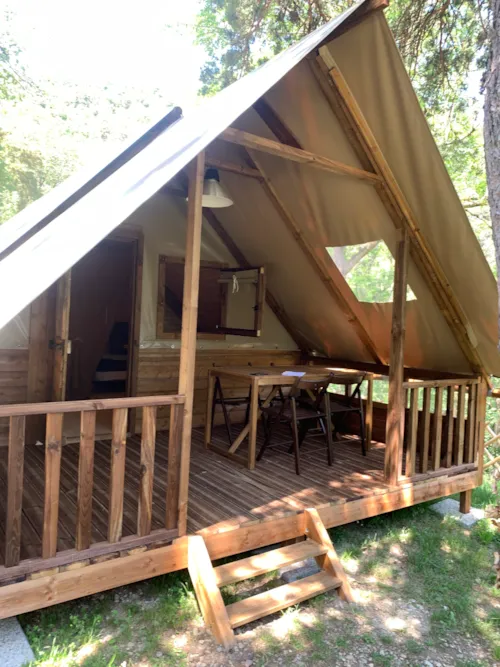 Location - Toile Et Bois N°7 Ecureuil 29 M² Semi Confort - image n°2 - CAMPING ISERAND CALME et NATURE***