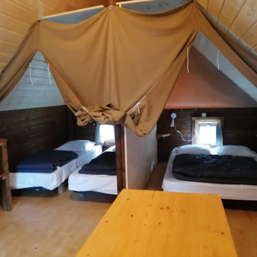 Location - Toile Et Bois N°7 Ecureuil 29 M² Semi Confort - image n°3 - CAMPING ISERAND CALME et NATURE***