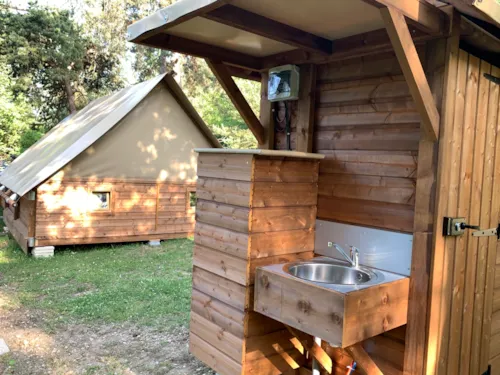 Location - Toile Et Bois N°7 Ecureuil 29 M² Semi Confort - image n°7 - CAMPING ISERAND CALME et NATURE***