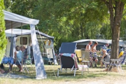 Camping Koawa Forcalquier Les Routes de Provence - image n°4 - Roulottes