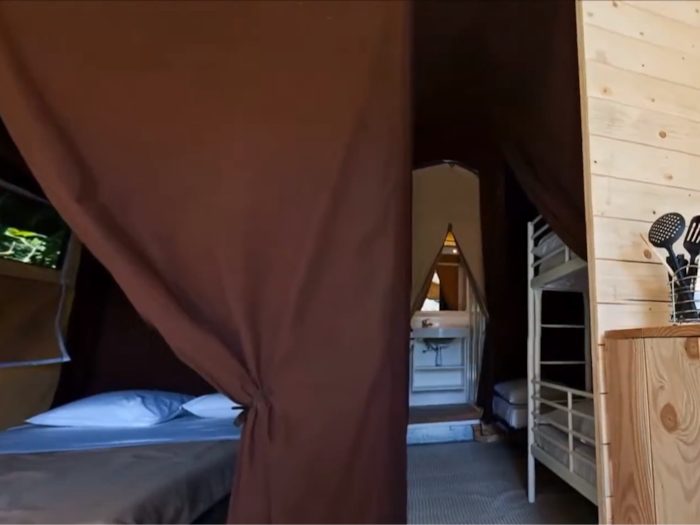 Tente Lodge - 32M² - 4 Ad + 1 Enf - Sans Sanitaires