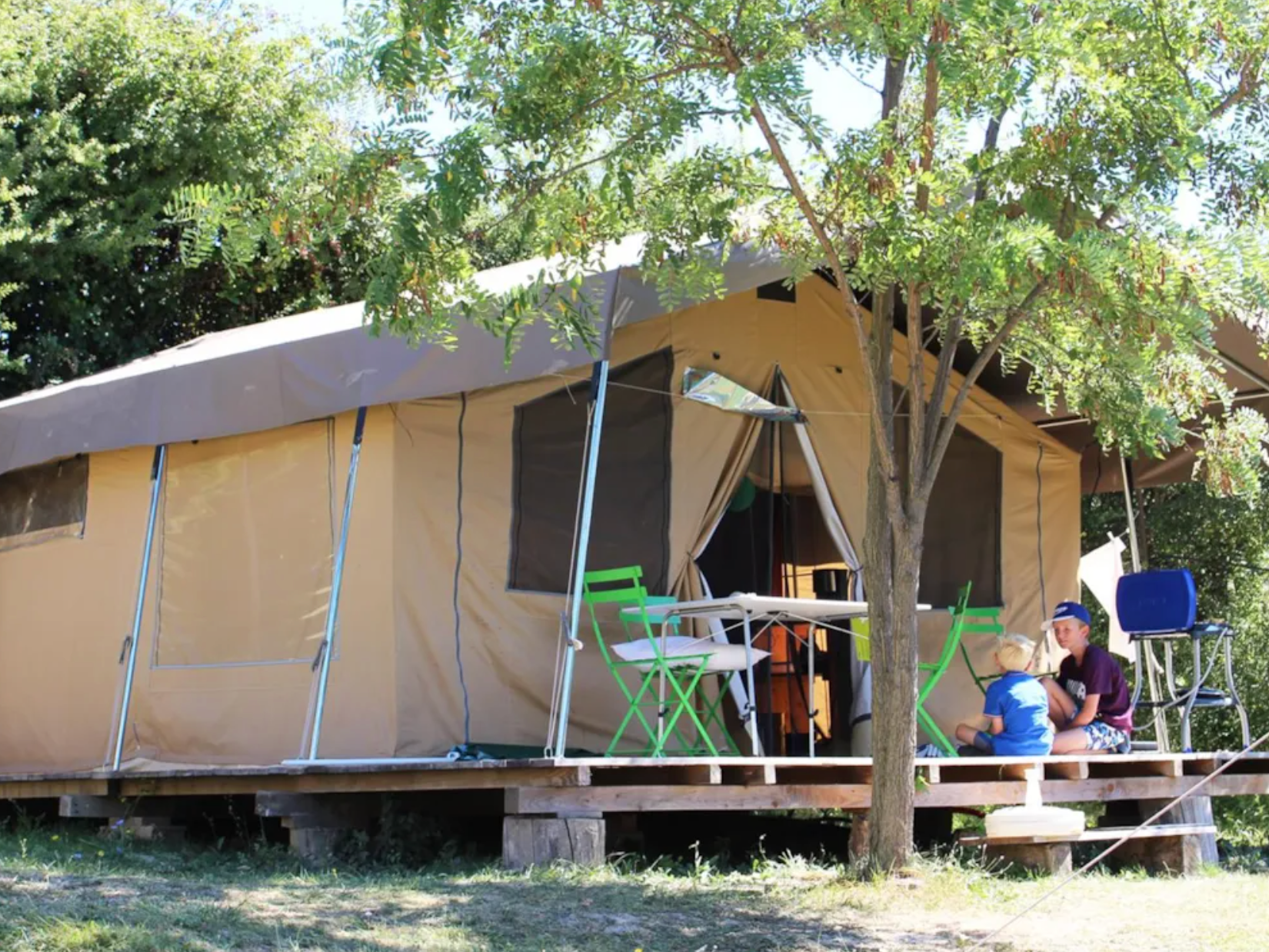 Location - Tente Lodge 32 M2 Avec Sanitaires - 4 Ad + 1 Enf - Camping Koawa Forcalquier