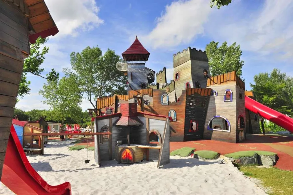 Capfun - Camping les Chênes de Médis