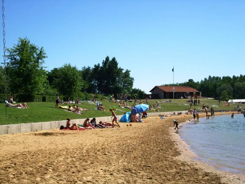 Base de Loisirs - Camping du Lac Cormoranche