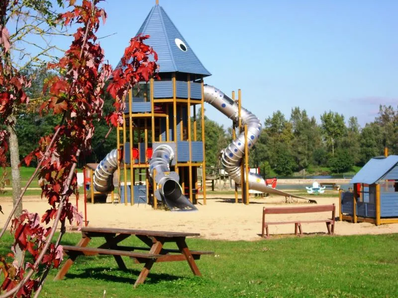 Base de Loisirs - Camping du Lac Cormoranche