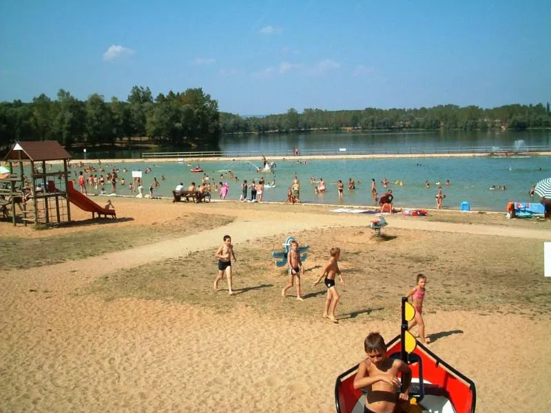 Base de Loisirs - Camping du Lac Cormoranche