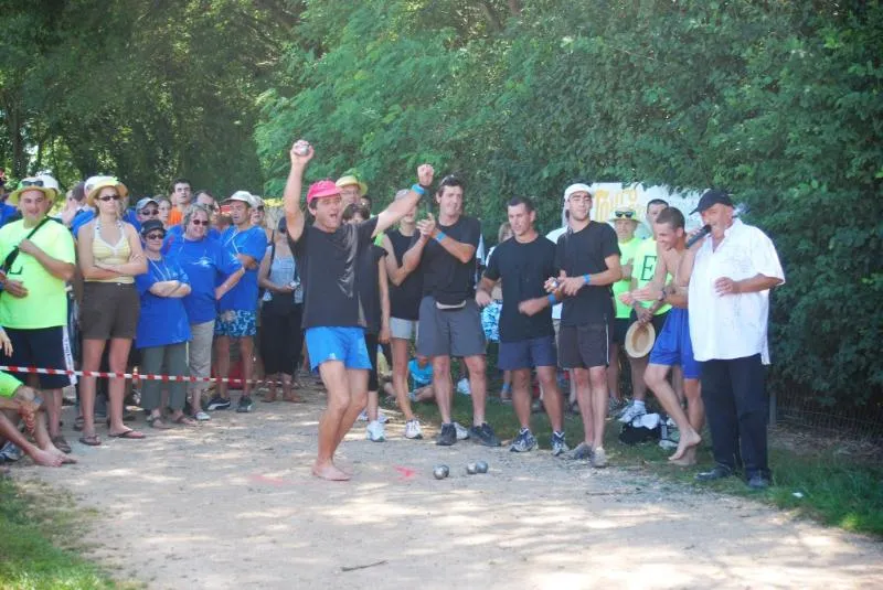 Base de Loisirs - Camping du Lac Cormoranche