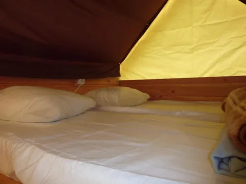 Accommodation - Bivouac Tent Pitched - image n°4 - Base de Loisirs - Camping du Lac Cormoranche