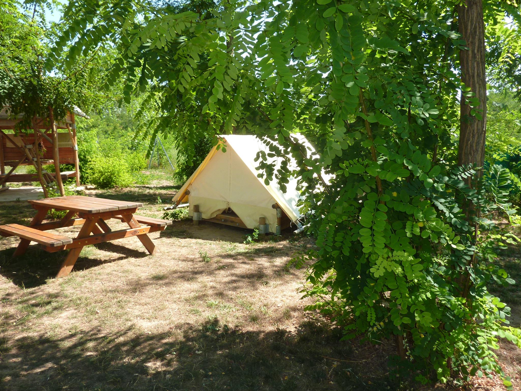 Mietunterkunft - Biwak Zelt - Base de Loisirs - Camping du Lac Cormoranche