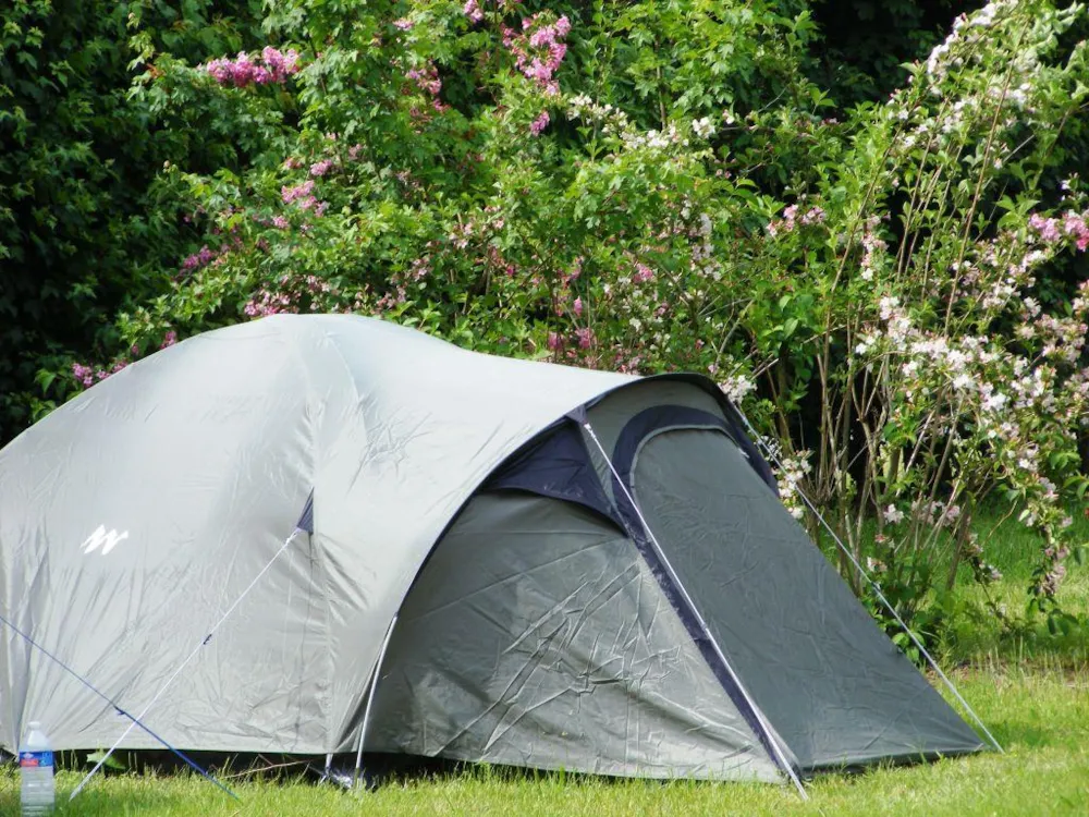 Emplacement - Forfait Randonneur / Cyclo - Base de Loisirs - Camping du Lac Cormoranche