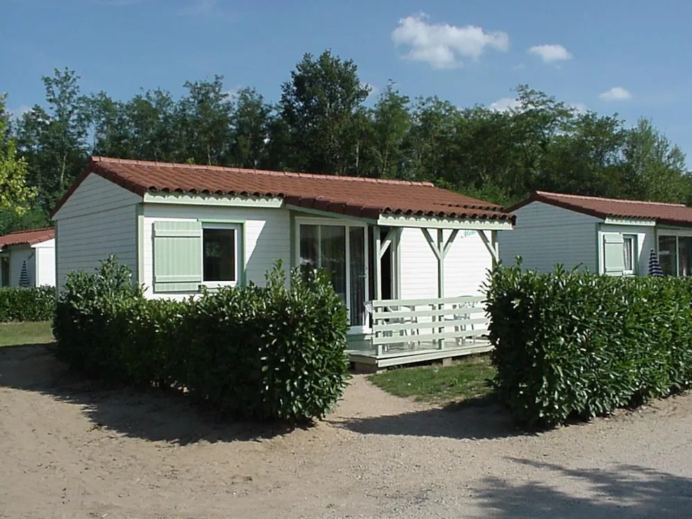 Location - Chalet À La Nuitée - Base de Loisirs - Camping du Lac Cormoranche