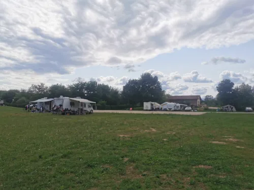 Emplacement - Emplacement De Transit - image n°4 - Base de Loisirs - Camping du Lac Cormoranche