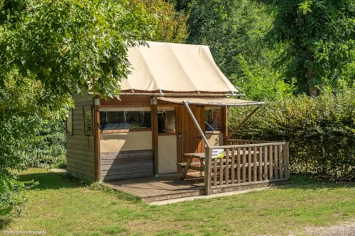 Accommodation - Tente Lodge Pour Cyclistes, Randonneurs - image n°1 - Base de Loisirs - Camping du Lac Cormoranche