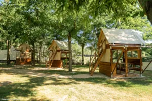 Locatif - Bivouac tent pitched - Base de Loisirs - Camping du Lac Cormoranche