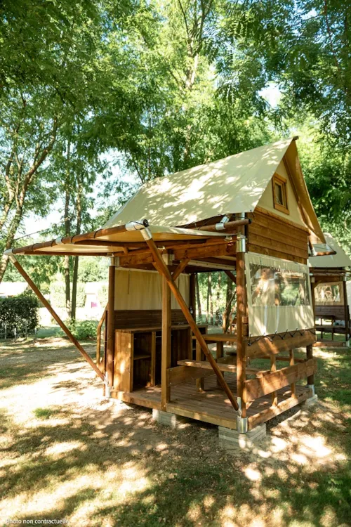 Accommodation - Bivouac Tent Pitched - image n°3 - Base de Loisirs - Camping du Lac Cormoranche