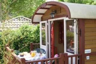 Mietunterkunft - Planwagen Confort 20M² - Capfun - Camping Le Jantou