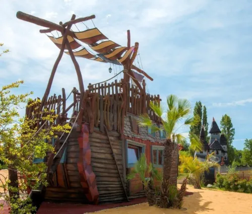 Accommodation - Boat Politicator - image n°1 - Capfun - Camping Le Sagittaire