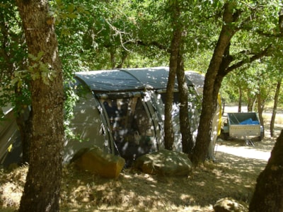 Pitch without electricity (tent)