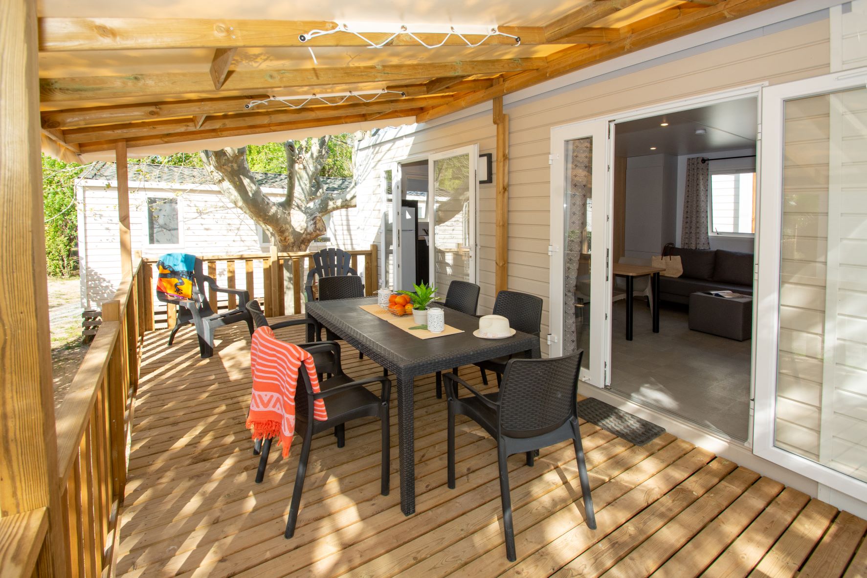 Mobil home Cosy 32m² /2 chambres - Terrasse en bois + climatisation / lave vaisselle