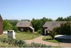 Chalet 35M² (2 Chambres) Terrasse Couverte - Le Parc Des Coteaux 800M Du Camping