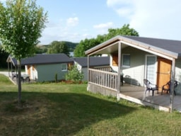 Location - Chalet 28M² (2 Chambres) Avec Terrasse Couverte - Camping Les Coteaux du Lac