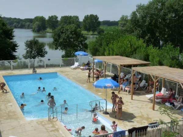 Camping Les Coteaux du Lac - image n°1 - Camping Direct