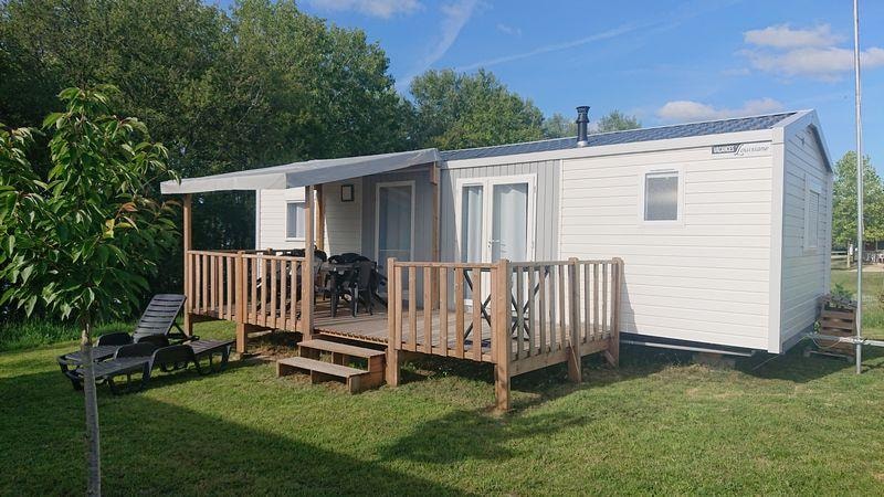 Stacaravan Corail 52m2 - 3 slaapkamers, half-schaduwrijk terras