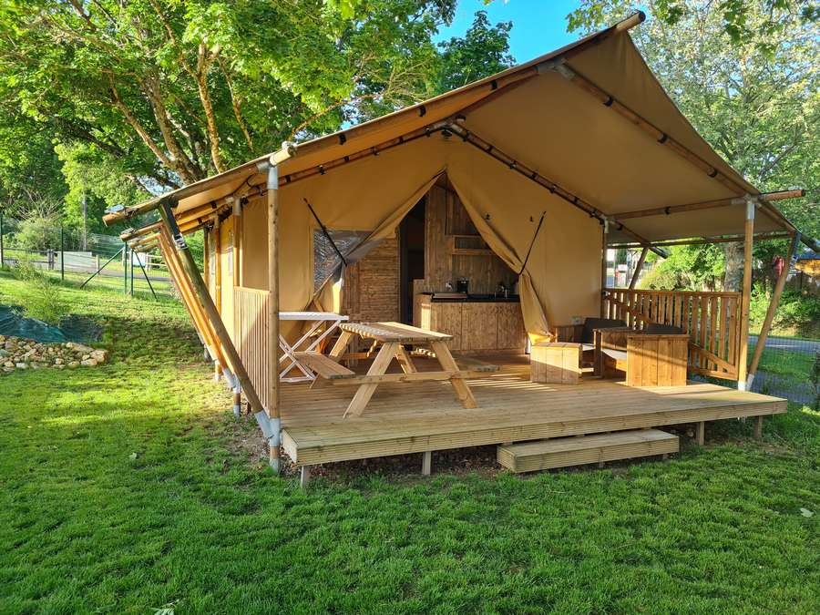 Location - Bungalow Toilé Meublé Woody 27M2 Avec Sanitaires 2Ch - Camping Les Coteaux du Lac