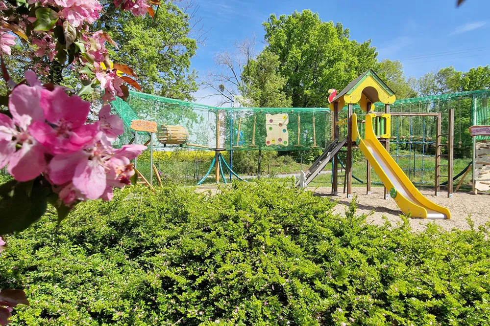 Camping Les Coteaux du Lac