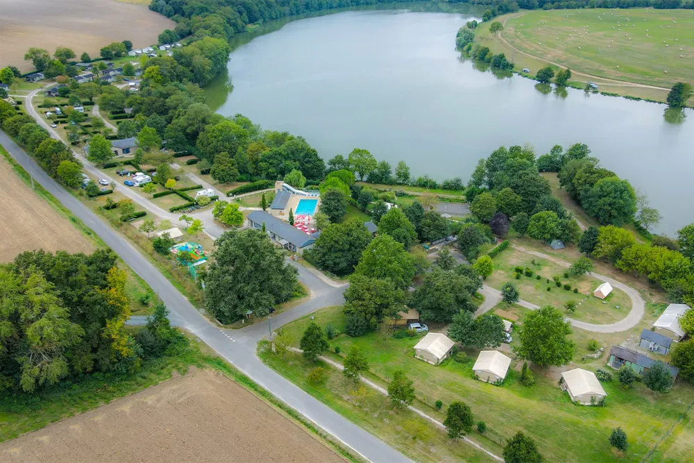 Camping Les Coteaux du Lac