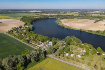 Camping Les Coteaux du Lac - Ucamping