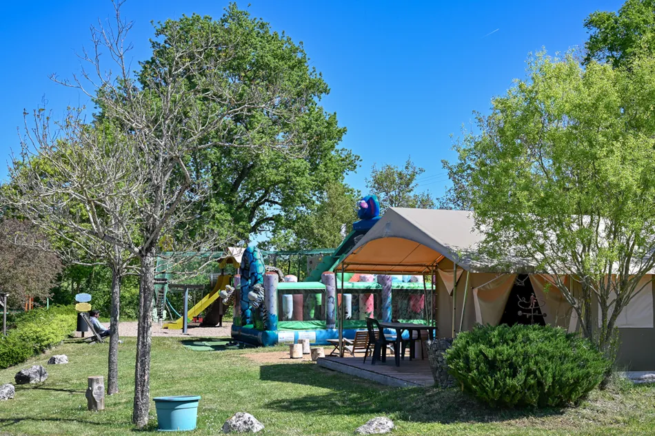 Camping Les Coteaux du Lac