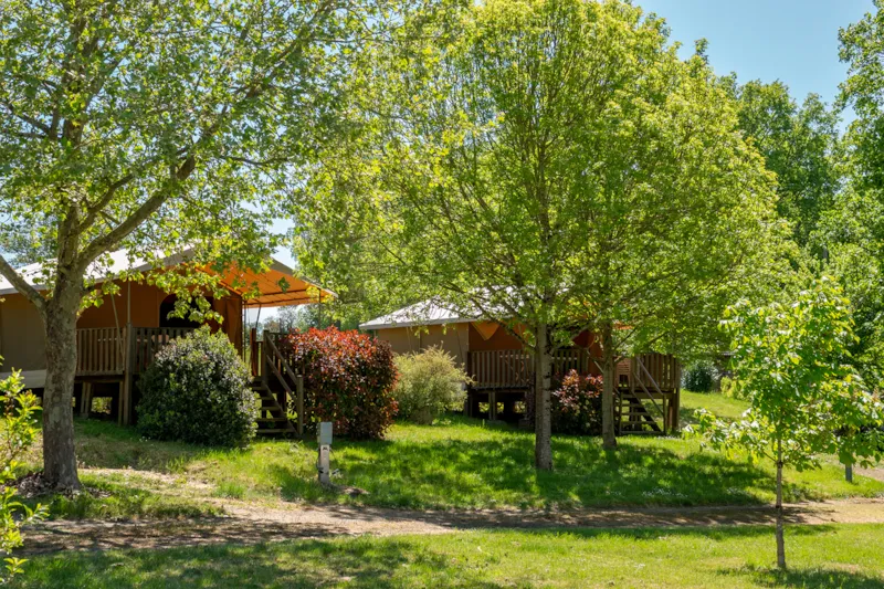 Bungalow Toilé Meublé Canada 20M² (2 Chambres) + Terrasse Couverte