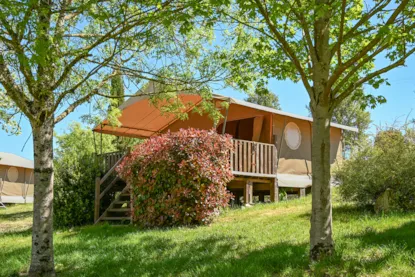 Bungalow Toilé Meublé Canada 20M² (2 Chambres) + Terrasse Couverte