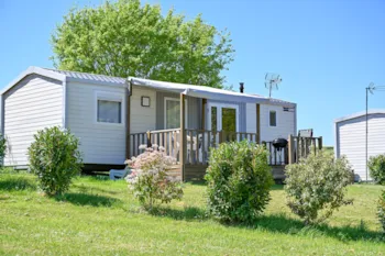 Mietunterkunft - Mobilheim Corail 52M2 - 3  Schlafzimmer, Halbüberdachte Terrasse - Camping Les Coteaux du Lac