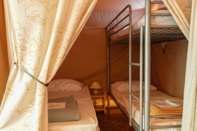 Canvas bungalow  Canada 20m² (2 bedrooms) with covered terrace
