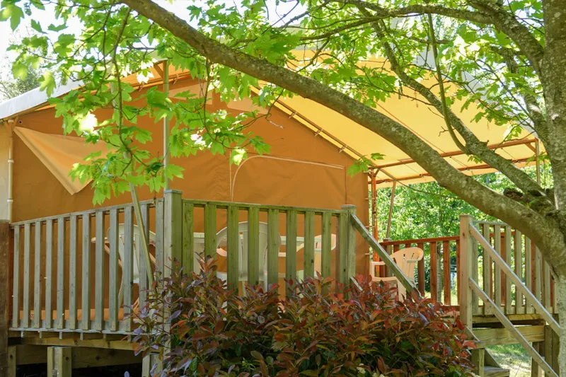 Bungalow Toilé Meublé Canada 20M² (2 Chambres) + Terrasse Couverte